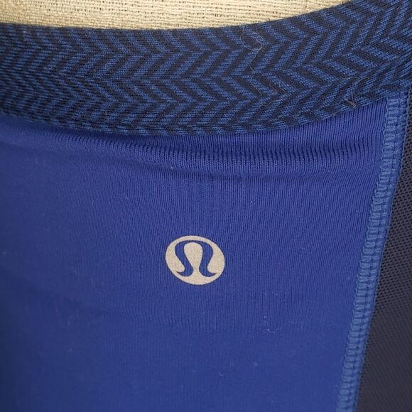Lululemon Athletica yoga tank - Picture 7 of 9